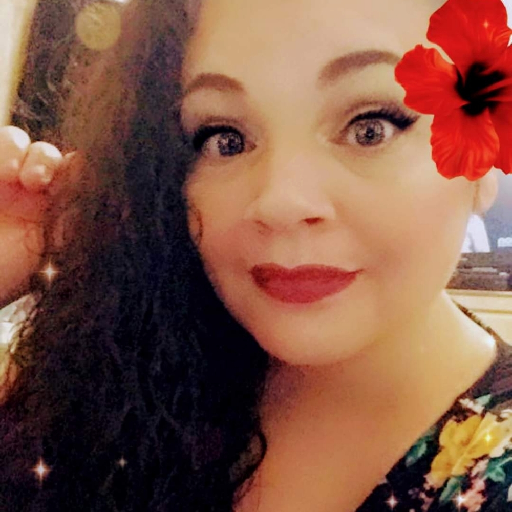 Meet your Posher, Adalis